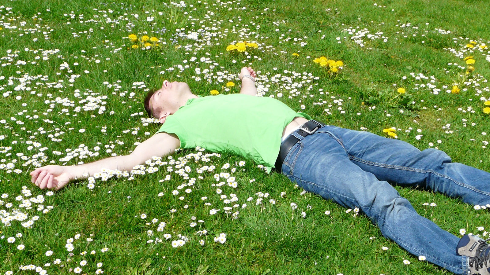 3 Reasons To Start Napping In The Afternoon Ladders Business News