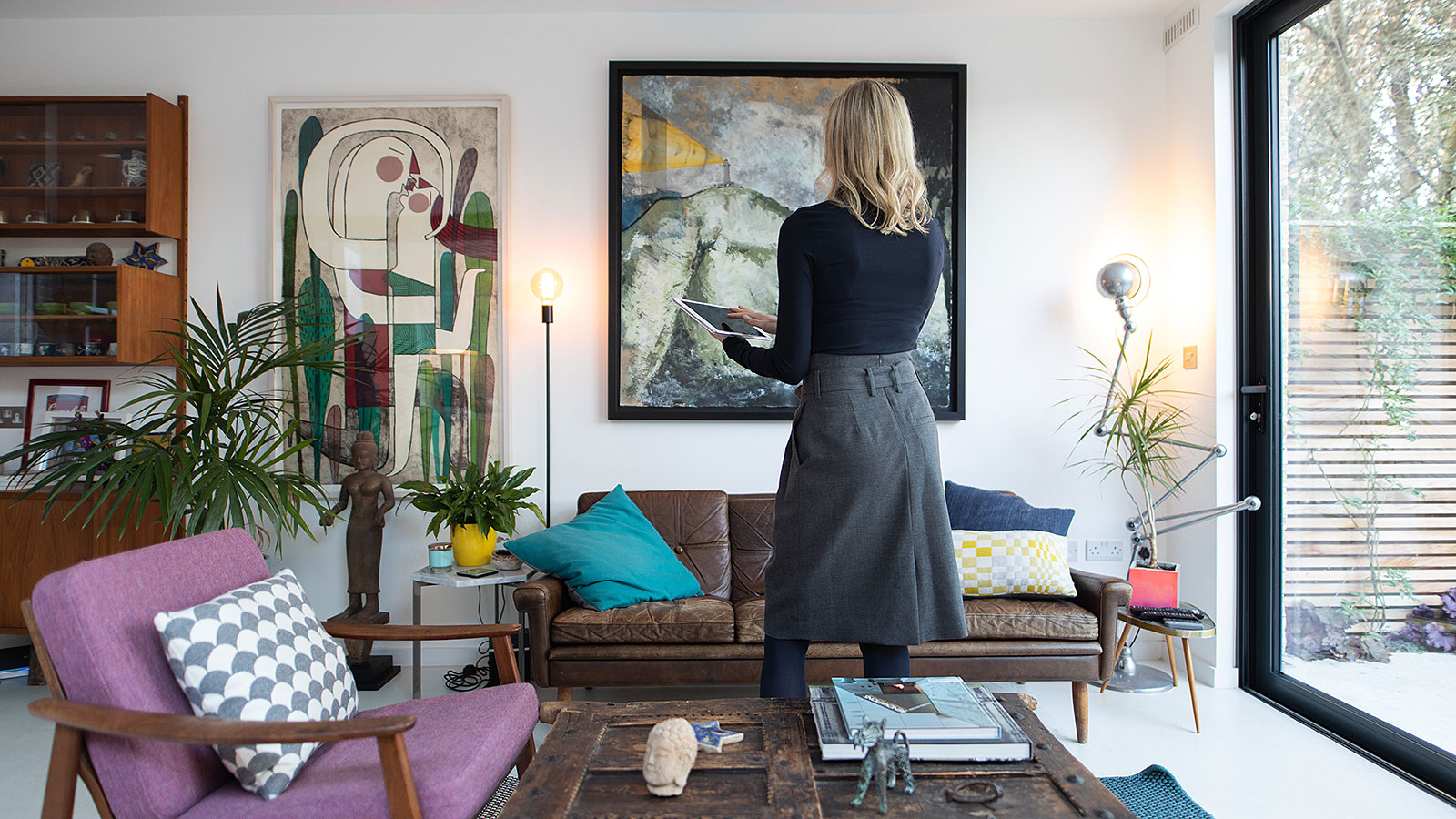 Calling wannabe interior design critics — this is your dream job